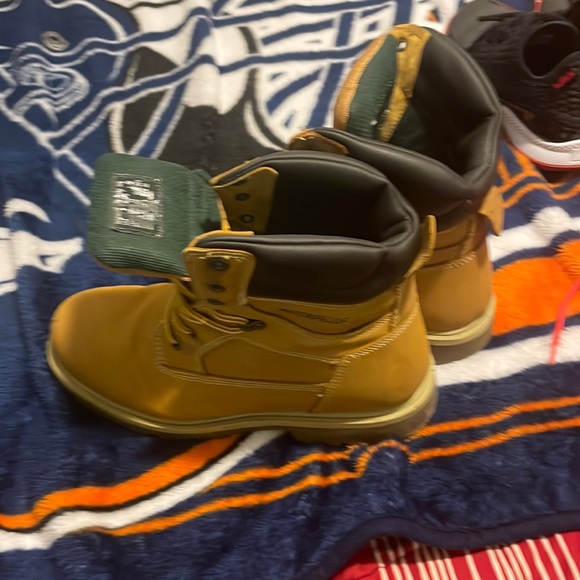 Are you sure winter boots? - Picture 1 of 1